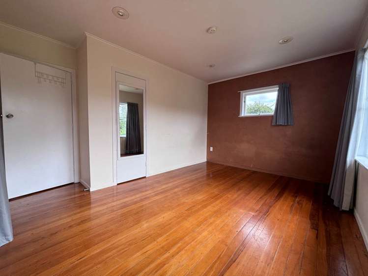 1/8 Quiet Street Te Atatu South_5