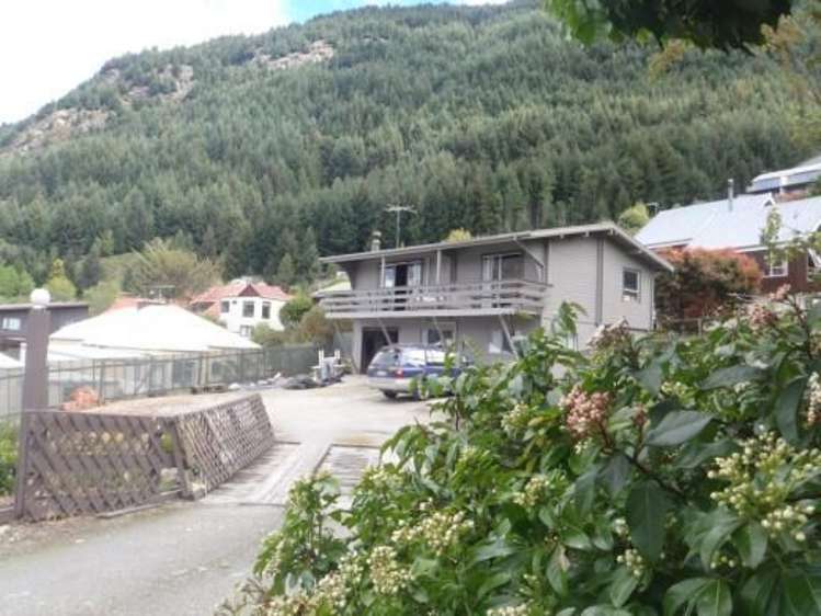 16 Williams Street Fernhill/Sunshine Bay_0