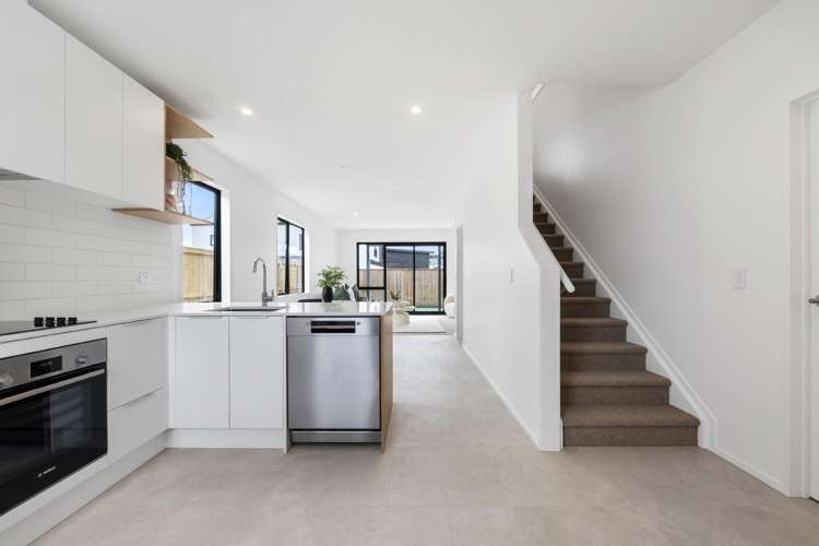49 Nga Pona Toru Road Flat Bush_9