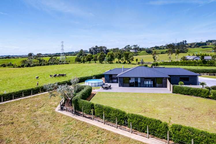 135 Sealy Road Omata_21