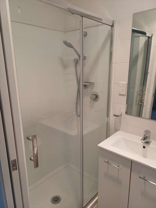 2/41 Charles Dickens Drive Mellons Bay_3