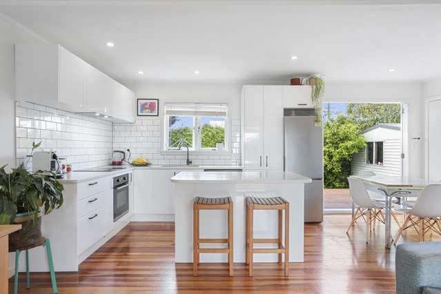 697 Te Atatu Road Te Atatu Peninsula_2