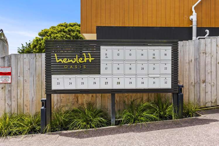 16/18 Hewlett Road Massey_27