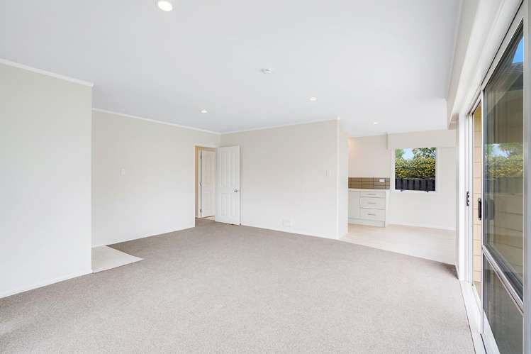 7 Frost Place Pukete_10