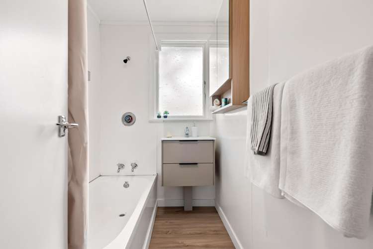 3 Ngaturi Grove Wainuiomata_11