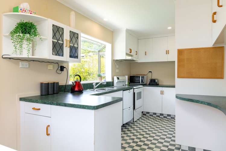 88 Moana View Road Waikawa_16