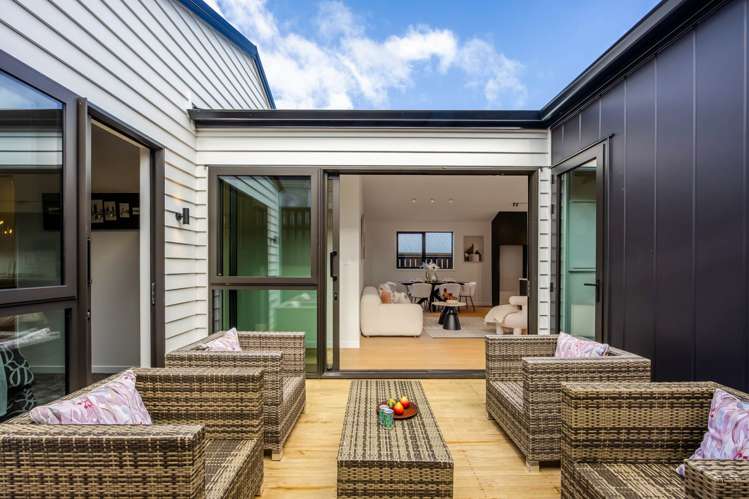 84 Huanui Drive Orewa_14