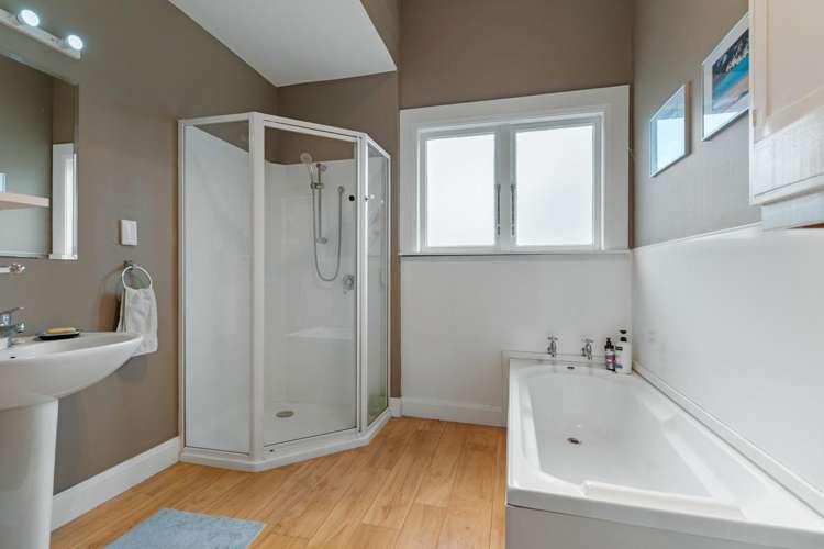 495 High Street South Carterton_16