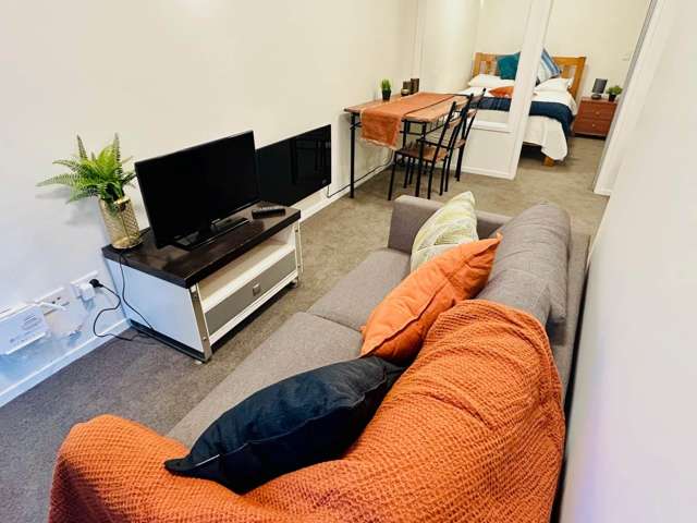 1P/135 Victoria Street West City Centre_1