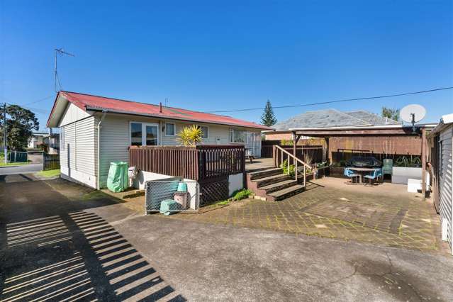 4 White Road Manurewa_1