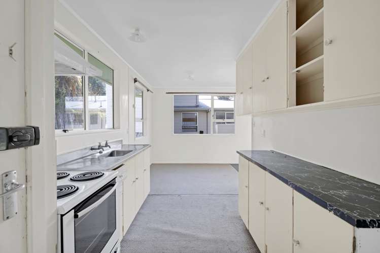 5D Bromley Place Westown_2