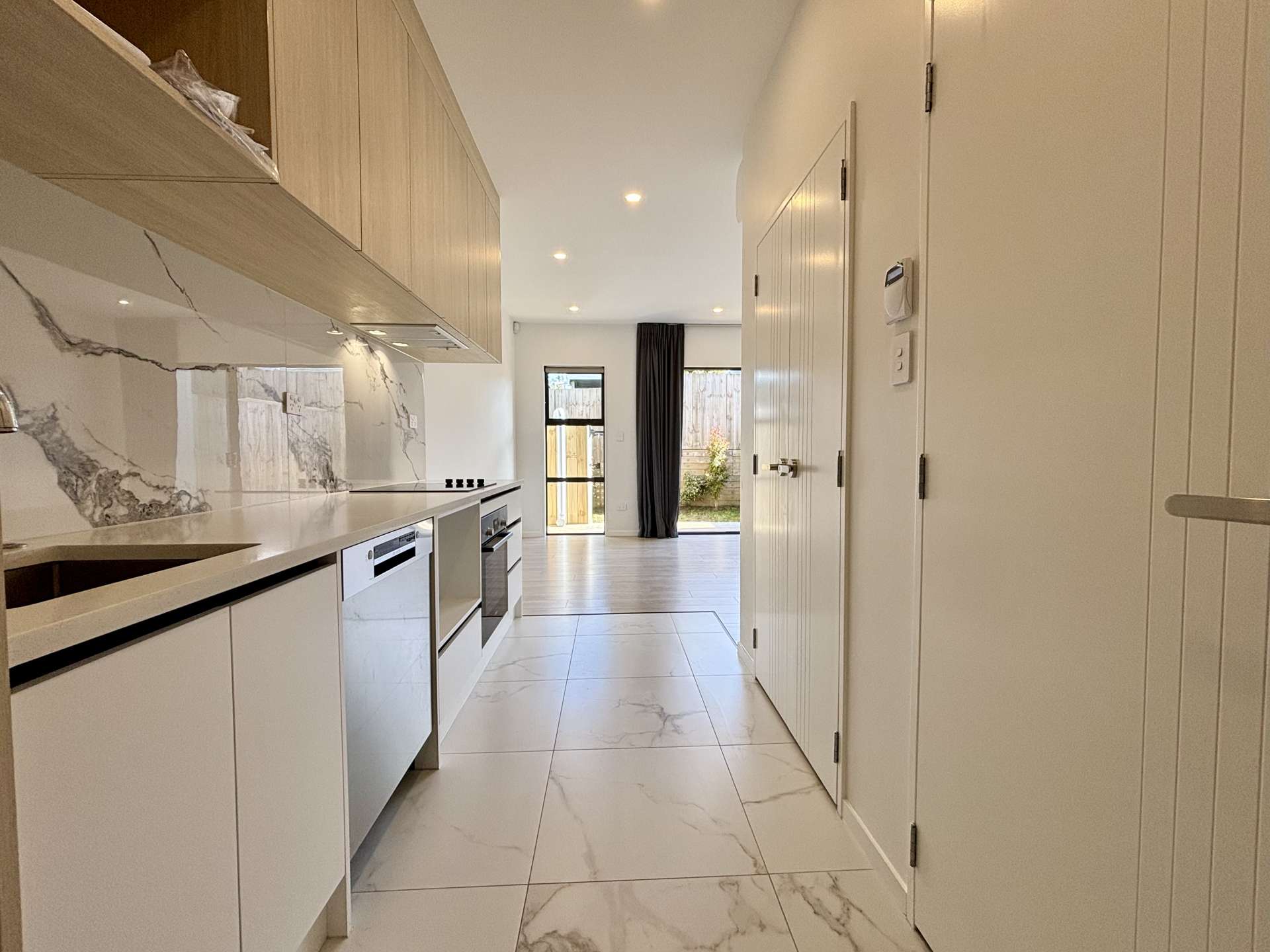 4/25 Abbotleigh Ave Te Atatu Peninsula_0