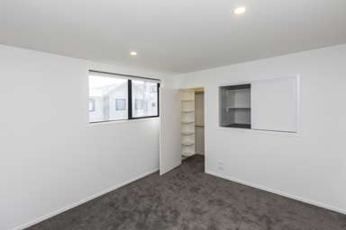 17/232 Marine Parade_4