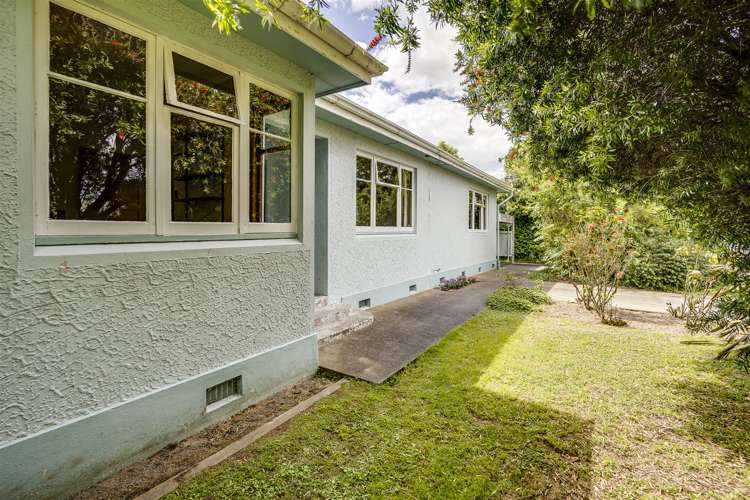 703 Park Road South Akina_16