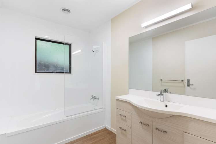 6 Valley Road Browns Bay_12