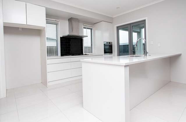 9 Santiago Place 2743_4