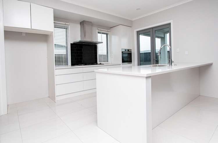 9 Santiago Place 2743_4