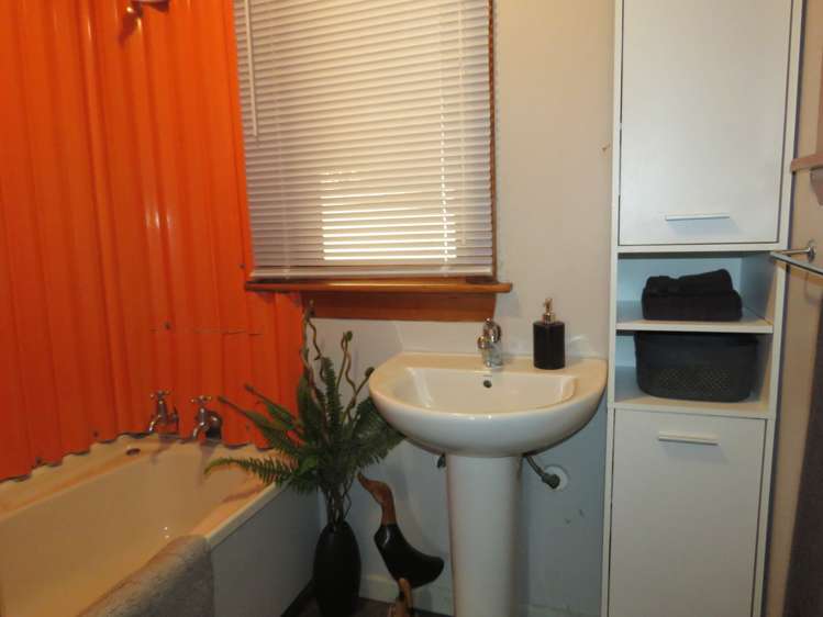 15 Grey Road Reefton_19