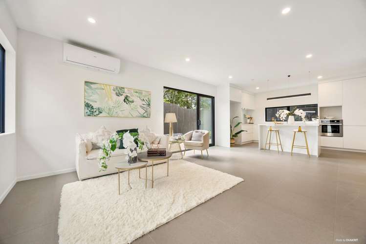11A Rene Place Sunnyhills_3