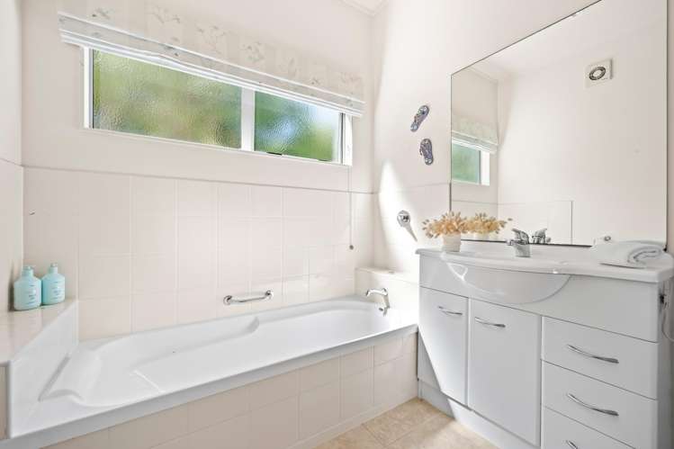 9 Margaret Way Langs Beach_18