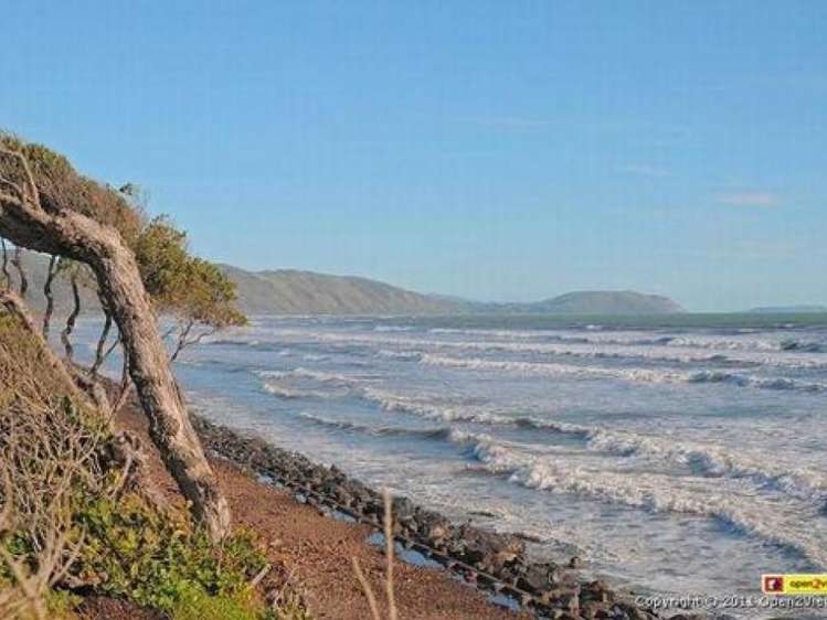 2/37 The Esplanade Raumati South_18