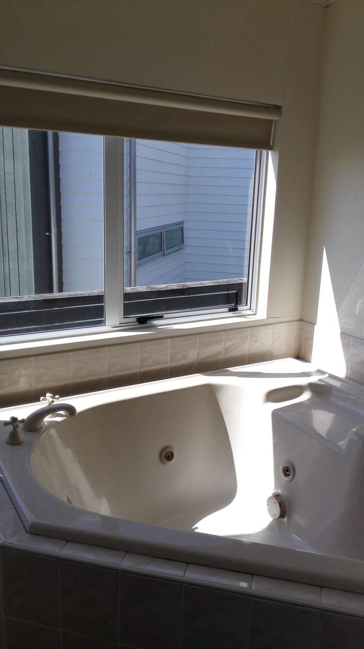 64 Spinnaker Drive Te Atatu Peninsula_21