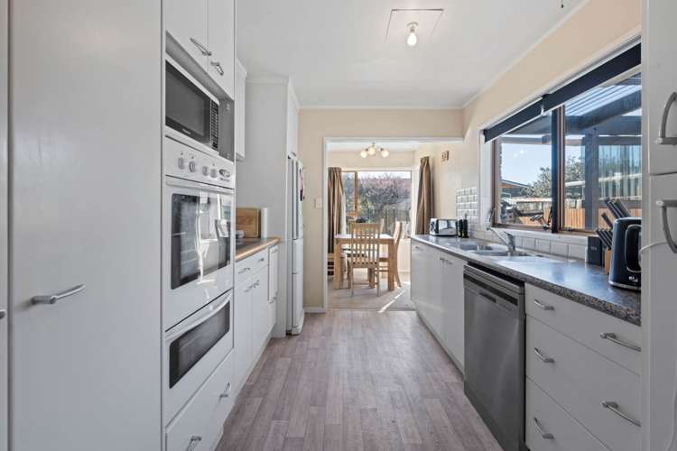 2/1 Glengowan Place Conifer Grove_4