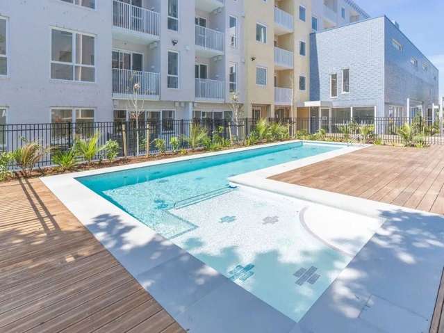 New 2bdrm, 2nd Floor Apartment with Pool!