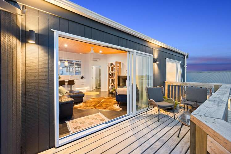 32 Colmar Road Mellons Bay_38