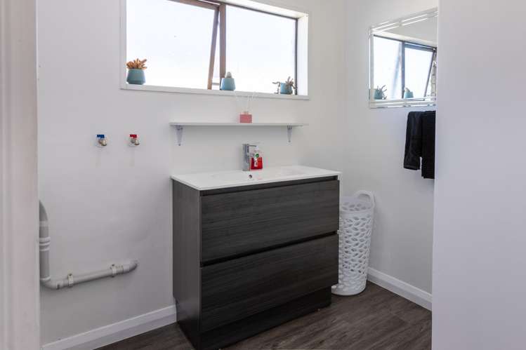 5c Edward Street Dannevirke_13