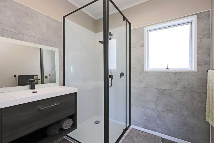 8 Neeve Place Taradale_13