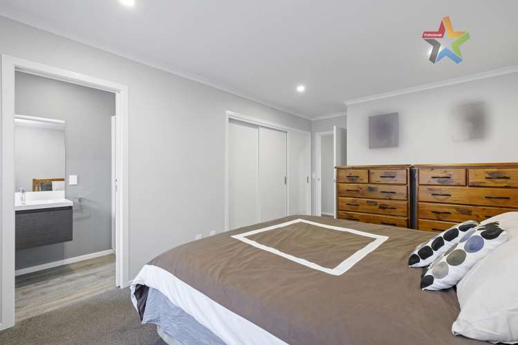 3 Takapo Grove Kelson_8