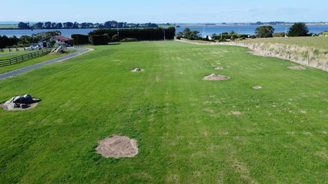 COUNTRY LIFESTYLE AWAITS