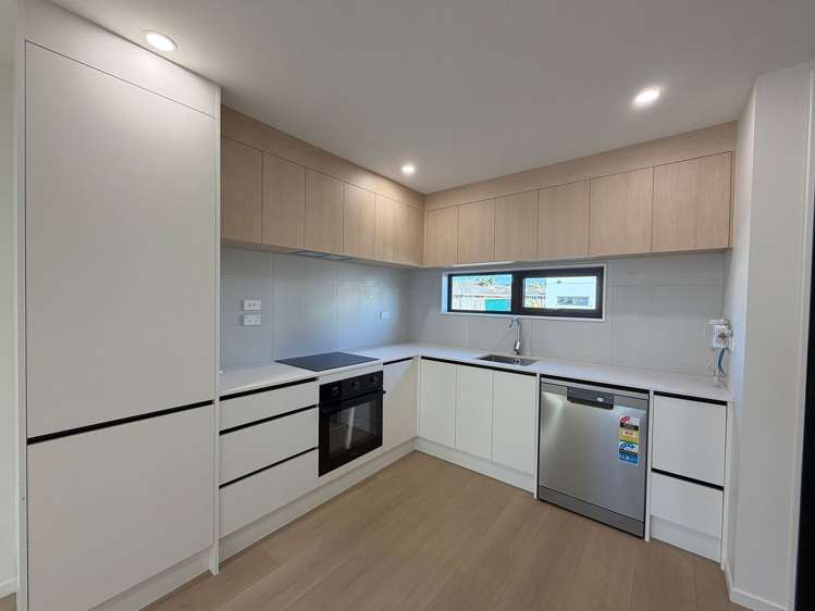 26/21 Von Sturmer Street Mangere East_5