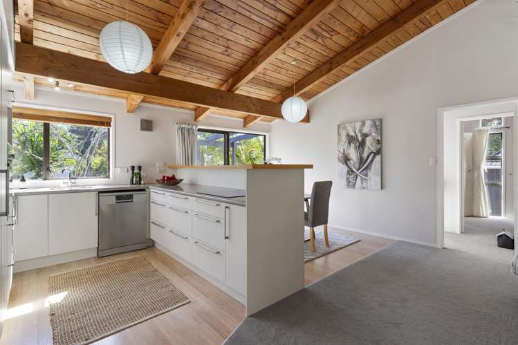 22 Elmira Place Browns Bay_9