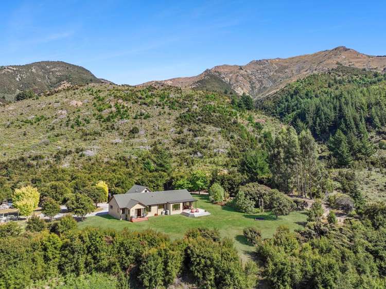 1091 Lake Hawea - Albert Town Road Lake Hawea_22