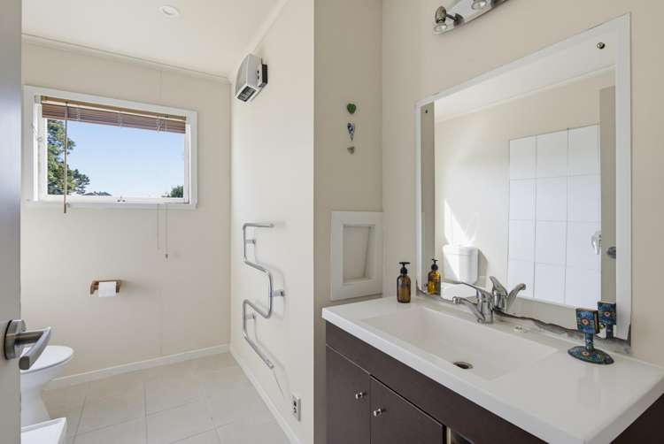 9 Kirkway Raumati Beach_18