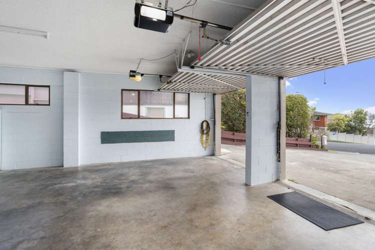 8 Paisley Street Mellons Bay_20