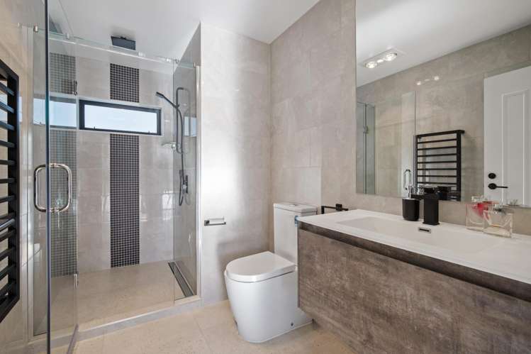 25 Kawakawa Bay Coast Road Kawakawa Bay_11