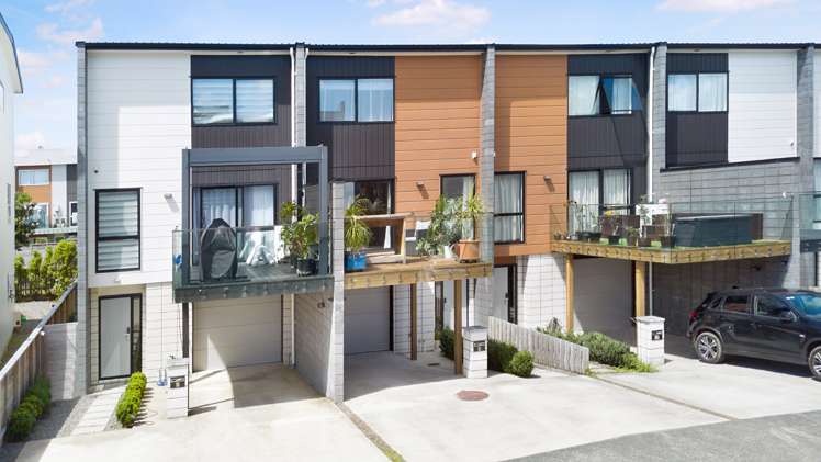 8 Meritage Lane Te Atatu South_26