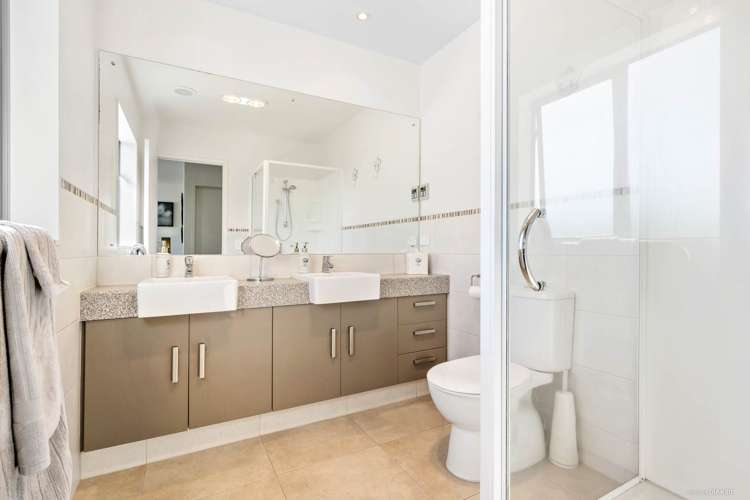 5 Amaretto Avenue Flat Bush_11