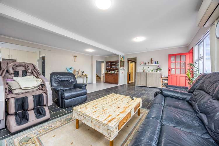 6 Oteha Valley Road_3