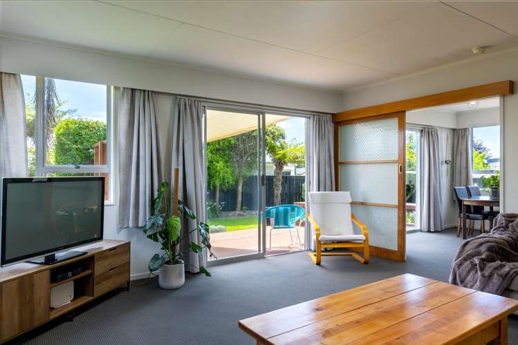 5 Newbourne Crescent Redwoodtown_5