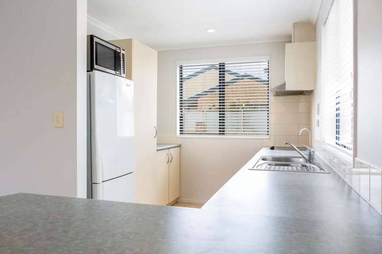 2d Reid Road New Lynn_5