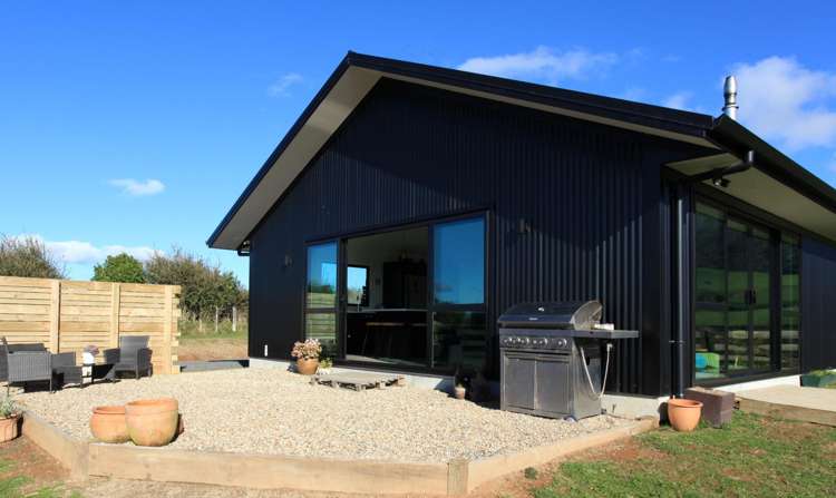 668 Te Hutewai Road Raglan_16