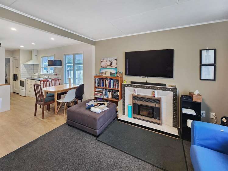 27 Russell Road 10629_4