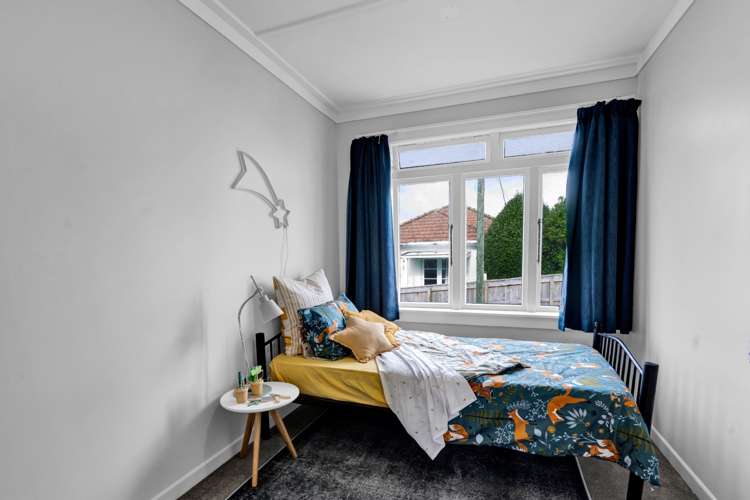 106 Seaview Road Westown_18