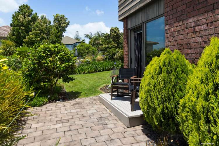 2/499 Beach Road Murrays Bay_4