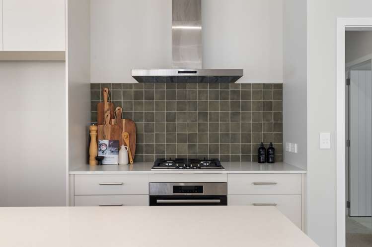 44 Solitude Crescent Kelvin Grove_1