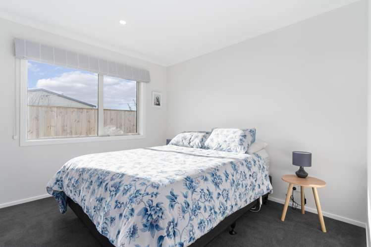 2 Van Baarle Close Carterton_9